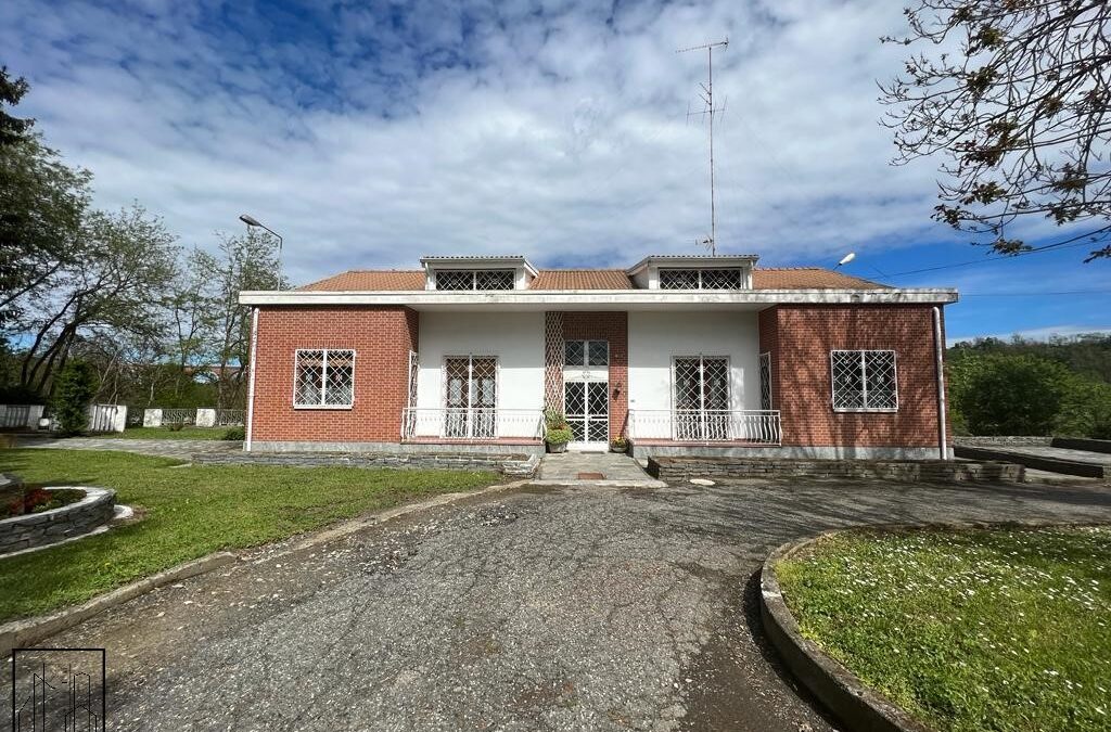Villa indipendente con parco